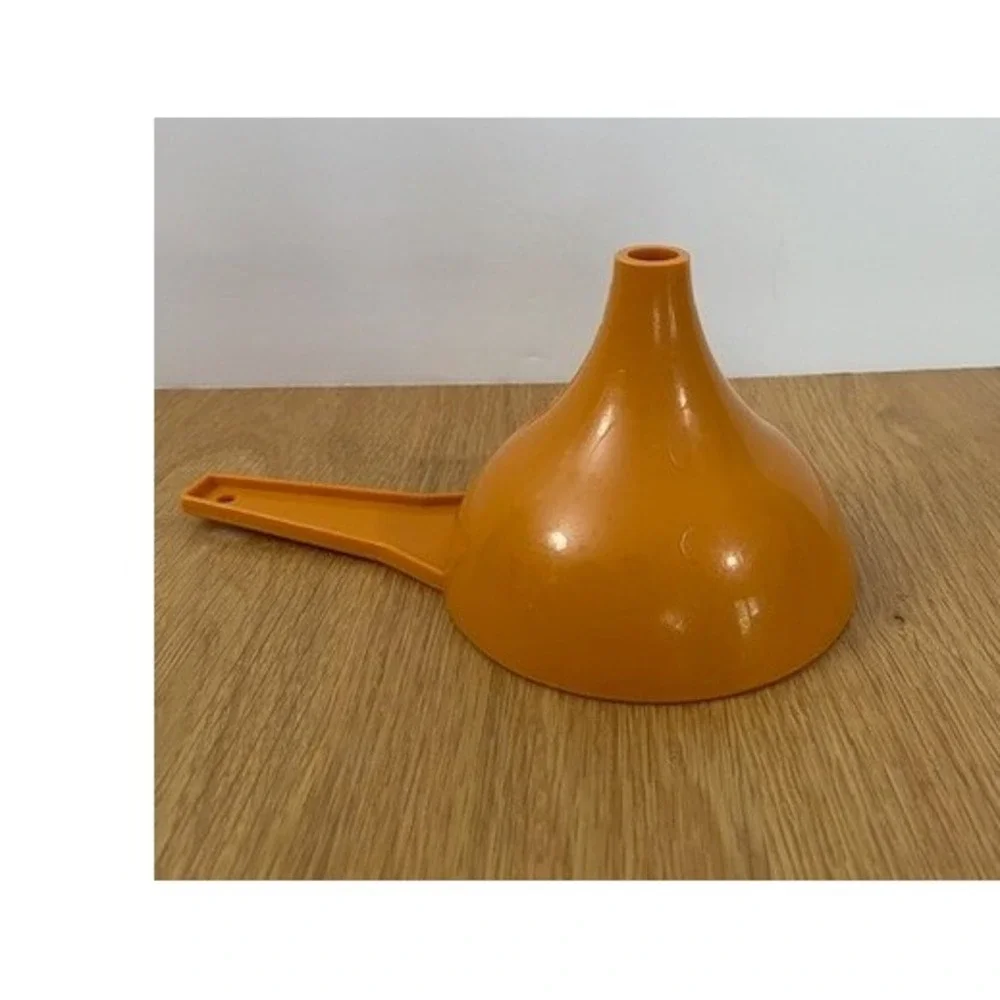 Tupperware Kitchen Funnel Vintage Harvest Orange Good 1227-5 Retro Handle